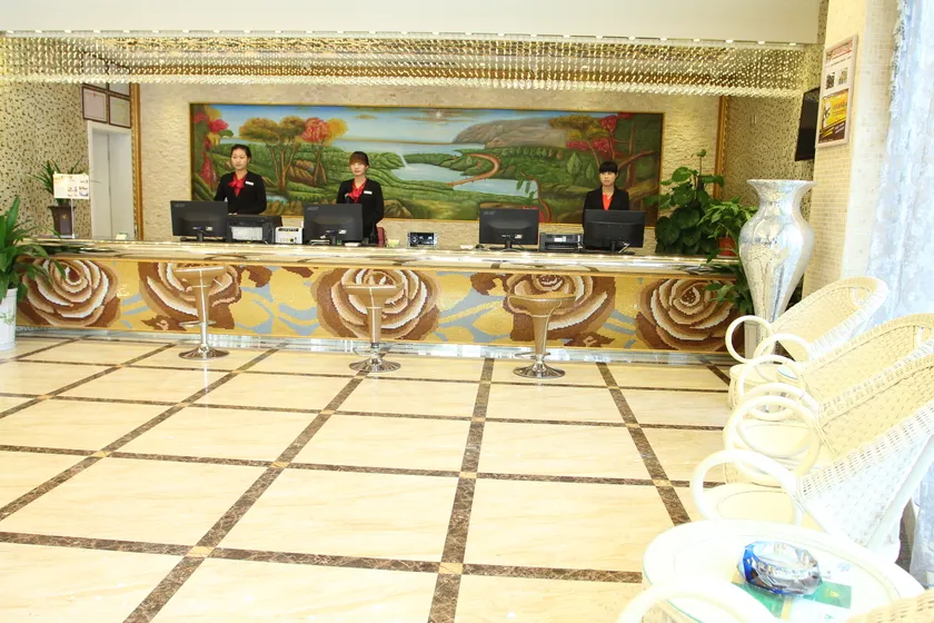 Mingdu Holiday Hotel - Image 1