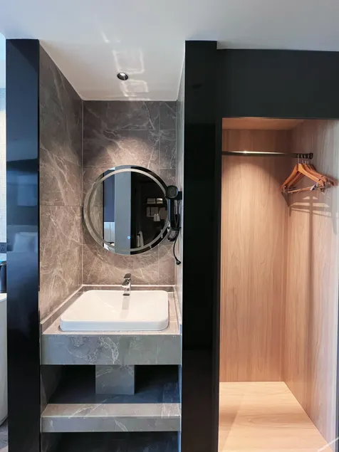 Shankee Chain Hotel (Lingshui Xincun Zhen Nanwan Houdao) - Image 1