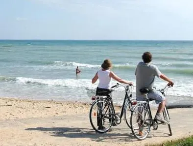 Camping Sunissim Les Grenettes 4* by Locatour - Image 1