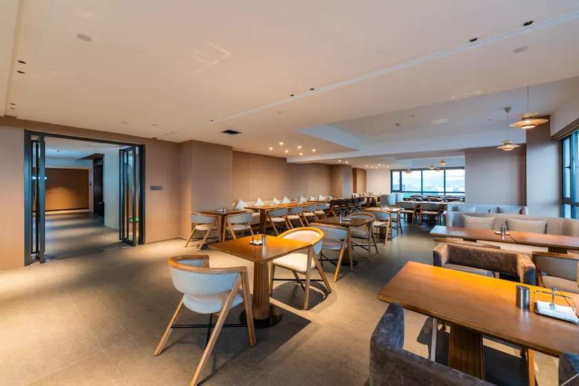 Yeste International Hotel (Jingdongfang Yuyongguangchang) - Image 1