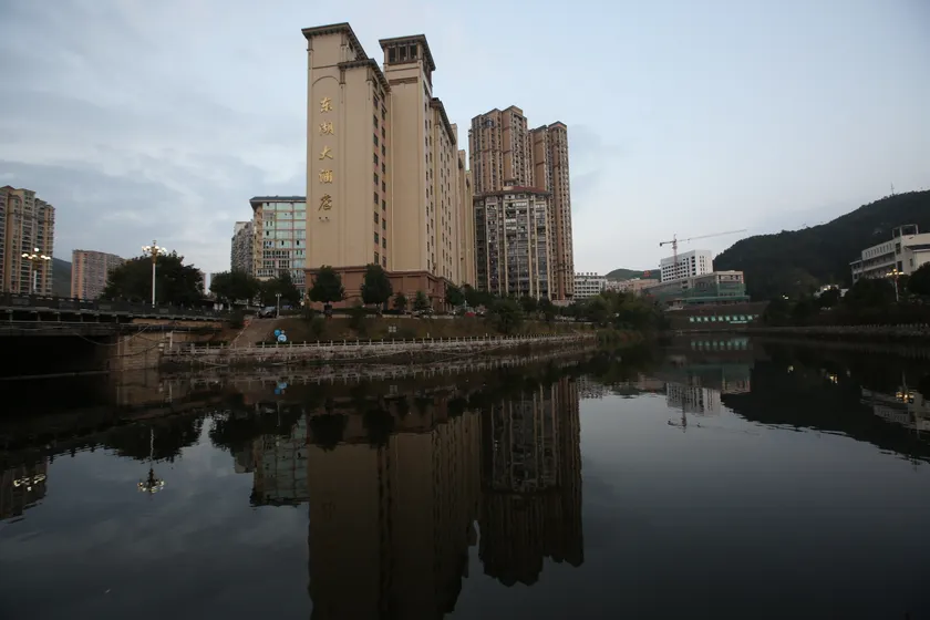Donghu Hotel - Image 1