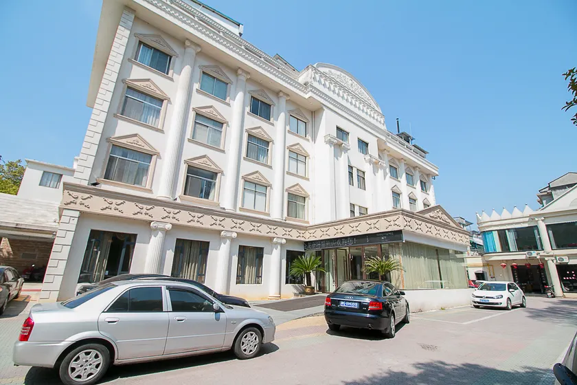 Jinlongkang Hotel - Image 1