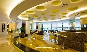 E M Grand Hotel - Image 1