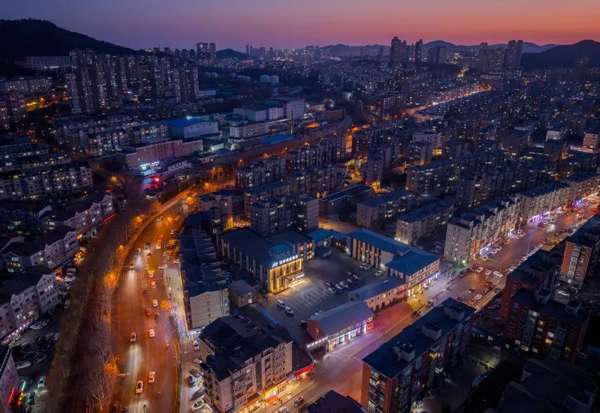 Home Inn Plus - Dalian Xinghai Park Nansha Street - Image 1