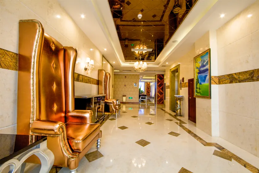 FANZHOU GARDEN HOTEL - Image 1