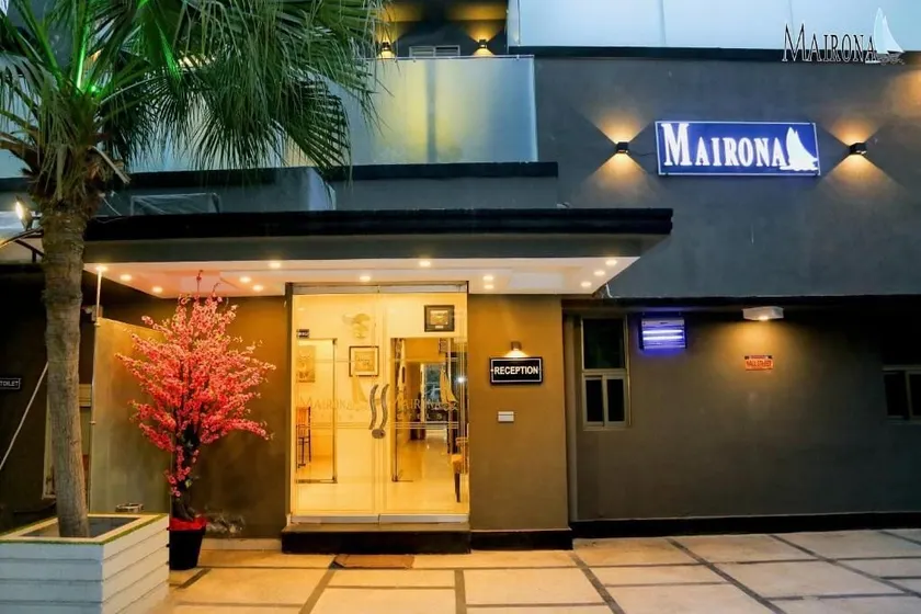 Mairona Hotel Gulberg - Image 1