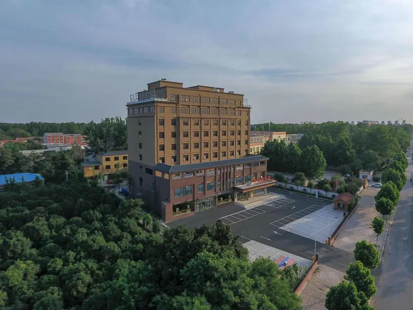 Vienna Hotel （Henan Xuchang Yanling Huadu Avenue store） - Image 1