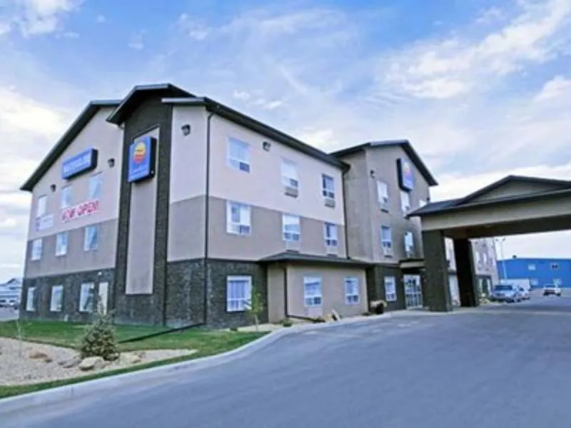 COMFORT INN AND SUITES - Image 1