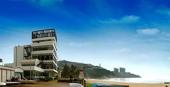 Xichong Yuerongwan Workers Resort - Image 1