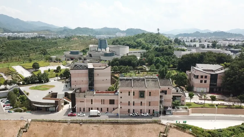 Jinsha Hot Spring Hotel - Image 1