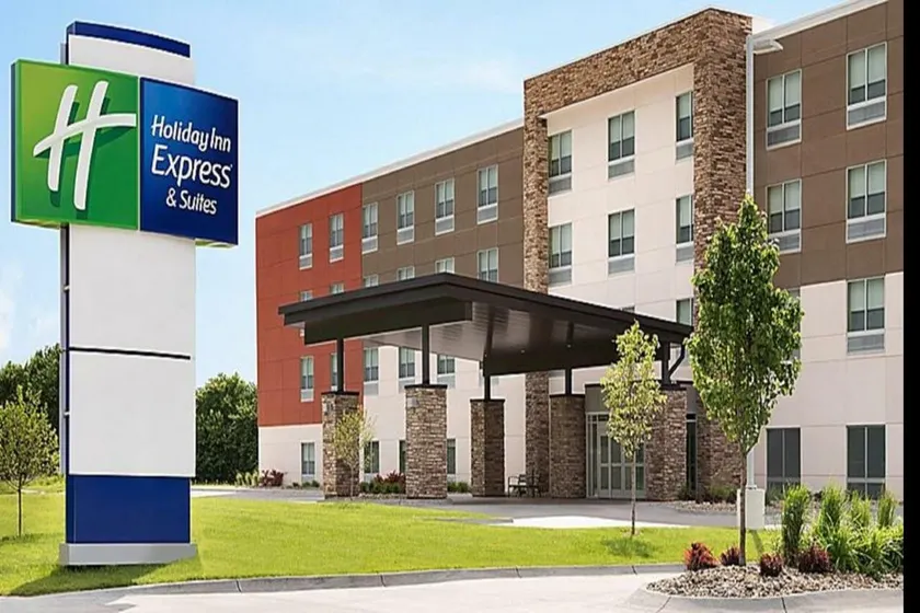 Holiday Inn Express & Suites Grand Rapids Airport - South by IHG - Image 1