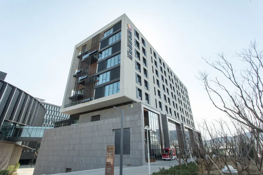 Yinbao Jianguo Hotel - Image 1