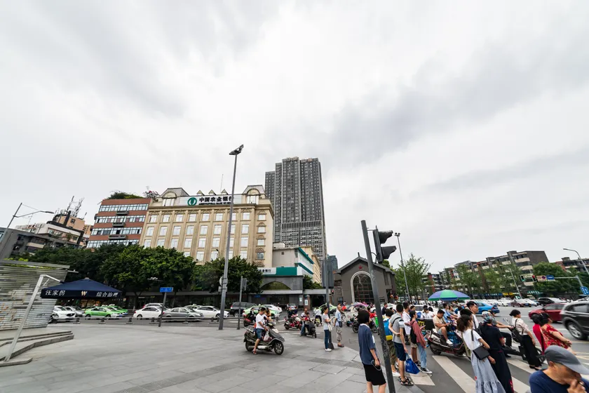 Chuyu Apartment Chengdu Kuanzhai Alley & People's Park Metro Station - Image 1