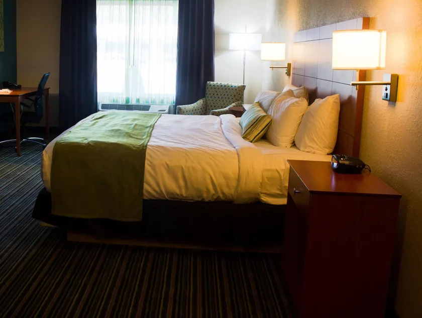 Best Western Plus Menomonie Inn & Suites - Image 1