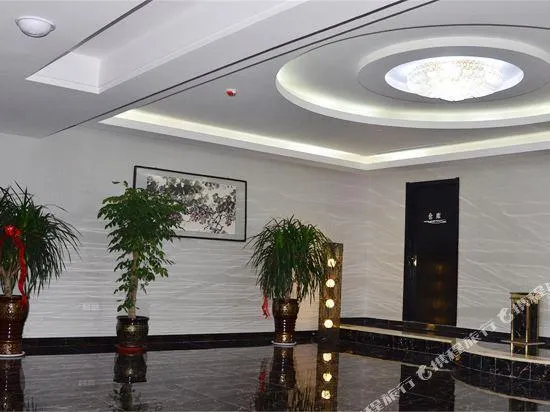Home Inn Selected Hotel (Qingdao Jimo High-speed Railway Station Small Commodity City Branch) - Image 1