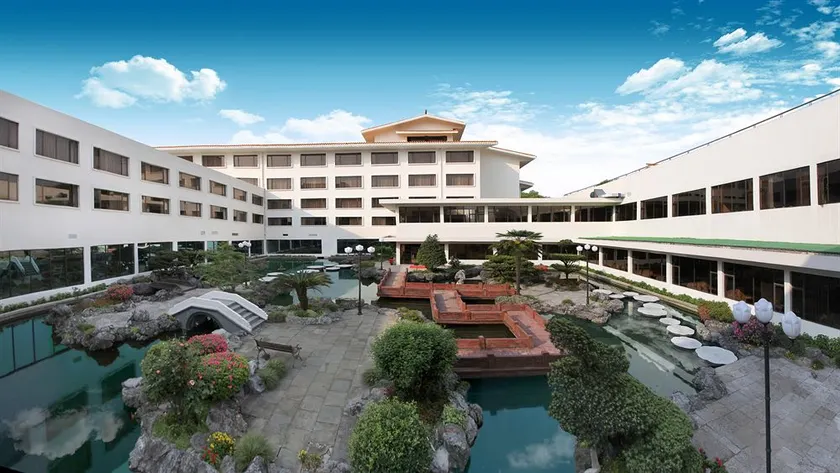 Grand Link Hotel - Image 1