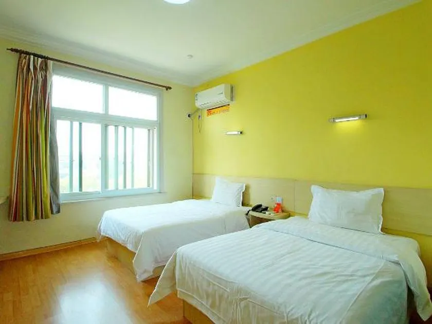 7Days Inn Chain Hotel (Shanghai Xinzhuang Subway Station Longzhimeng Plaza) - Image 1