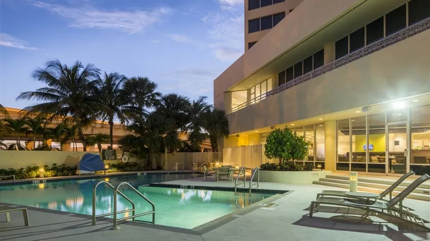 Holiday Inn Palm Beach-Airport Conference Center, An Ihg Hotel - Image 1