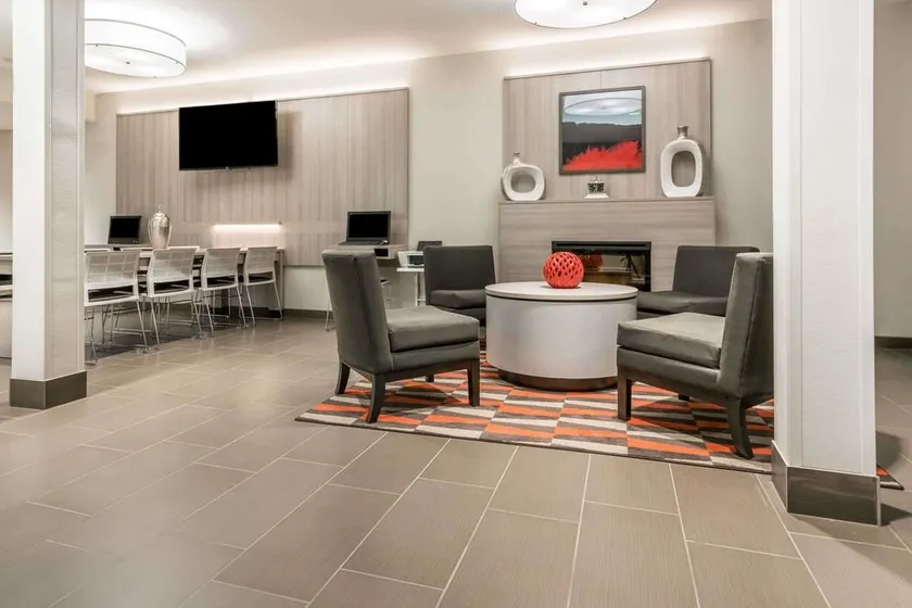 Coratel Inn & Suites by Jasper Rochester - Image 1