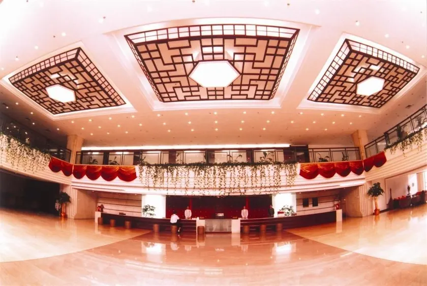 Zhuhai Jinghuayuan Hotel - Image 1