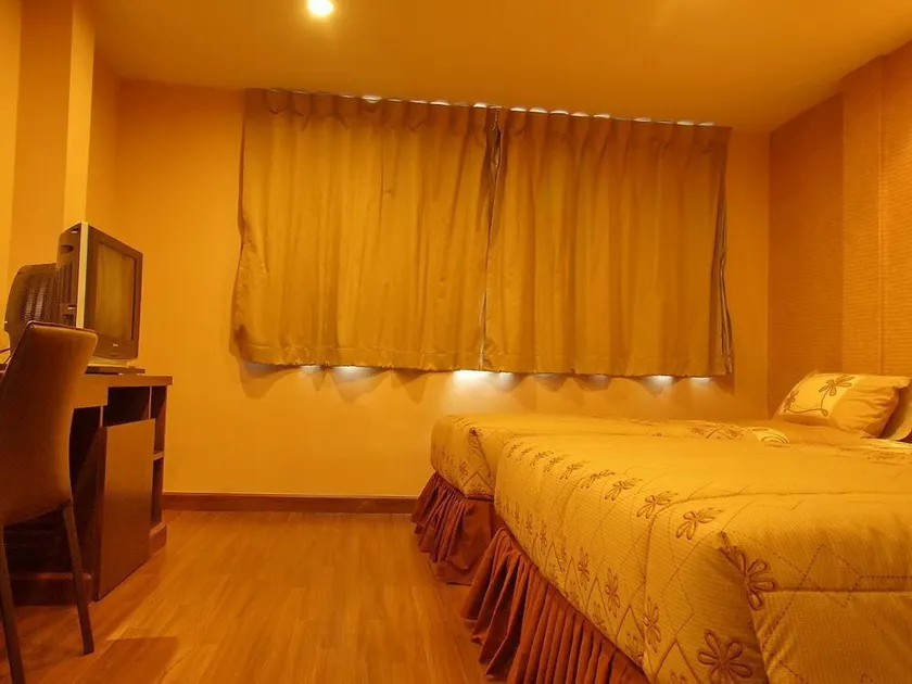 499 Hostel Ratchada - Image 1