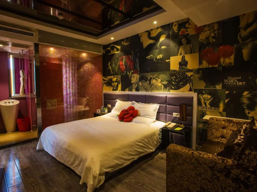Taizhou Huangyan·Paris Designer Hotel（ jiufenggongyuandian) - Image 1