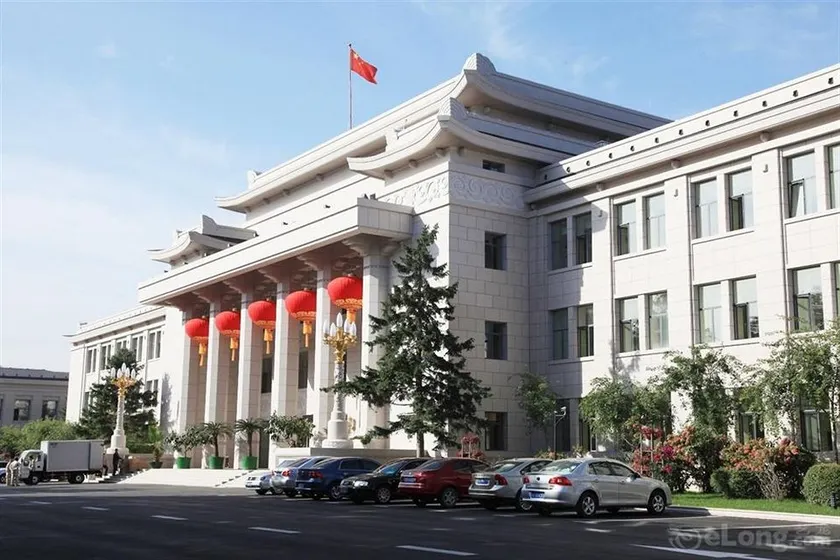 Changchun South Lake Hotel - Image 1
