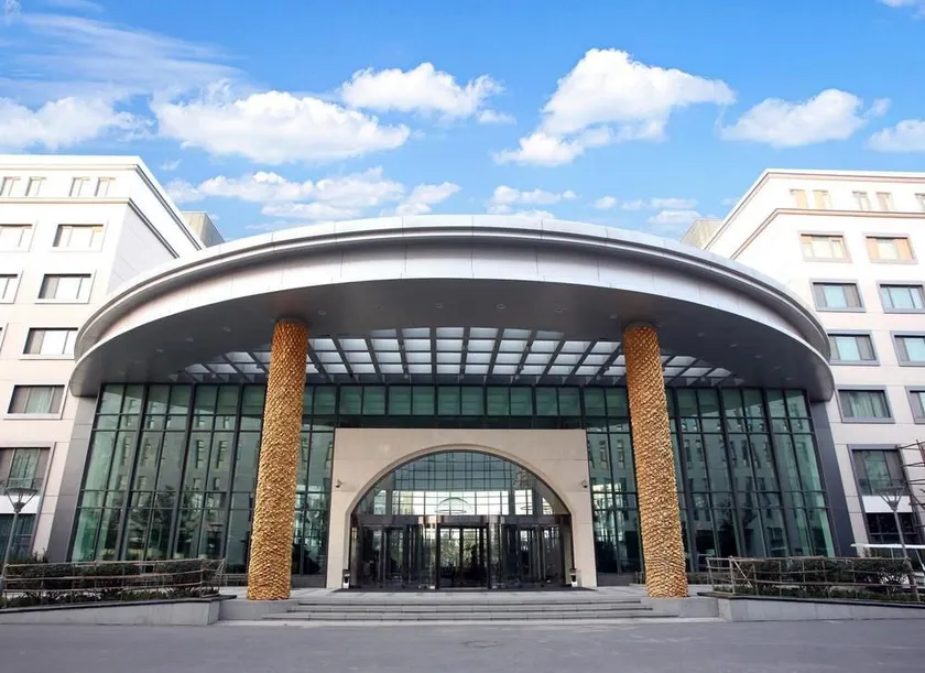 Gloria Resort Tianjin - Image 1