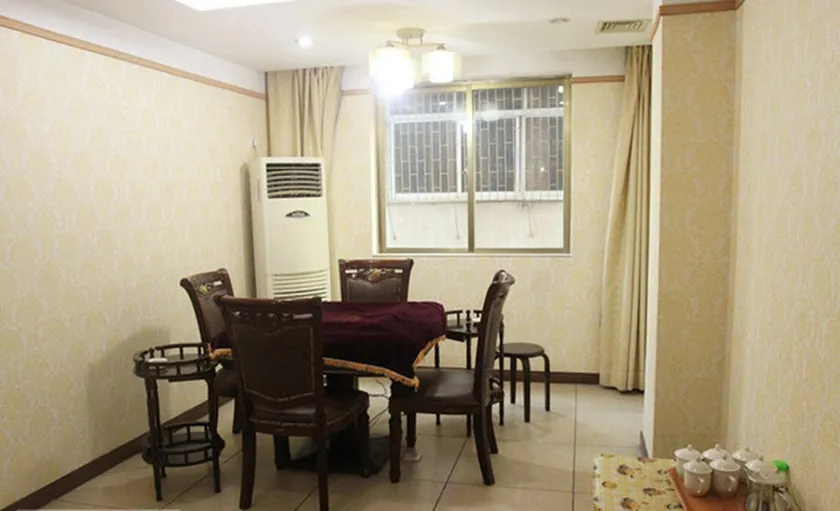 Central Hotel - Image 1