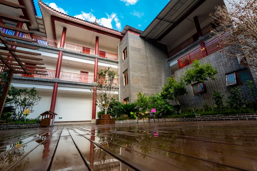 Redstone Hotel (Baise Tianyang Ancient City) - Image 1