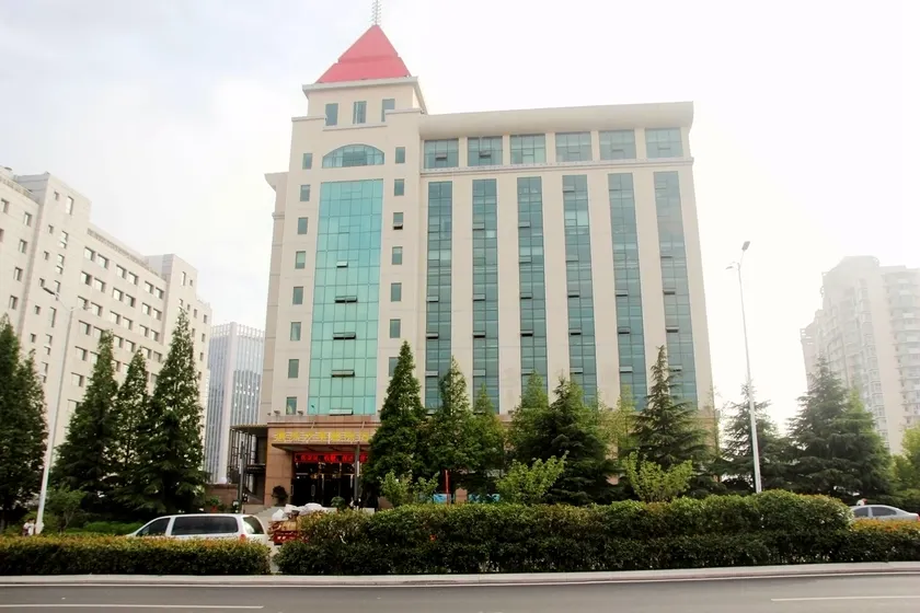 Qingdao Haitai Wanfeng International Hotel (Shilaoren Beach Branch) - Image 1
