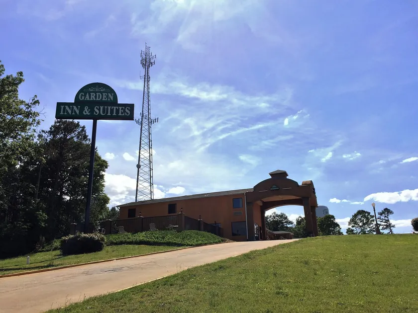 Garden Inn and Suites Hogansville - Image 1