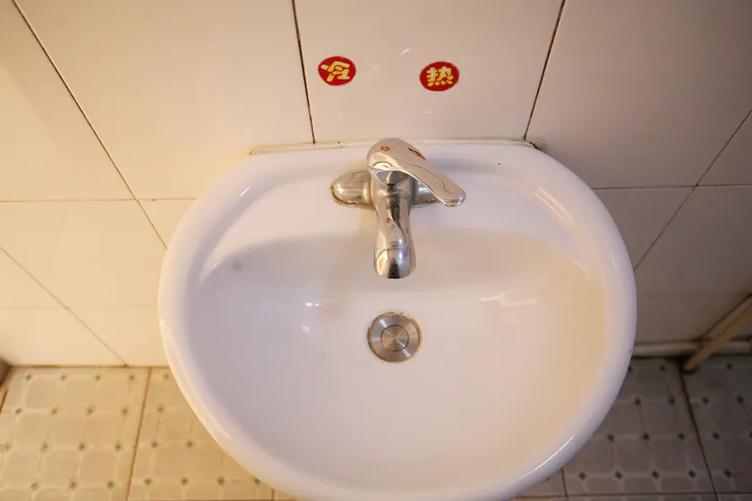 Yuanping Xinya Hotel - Image 1