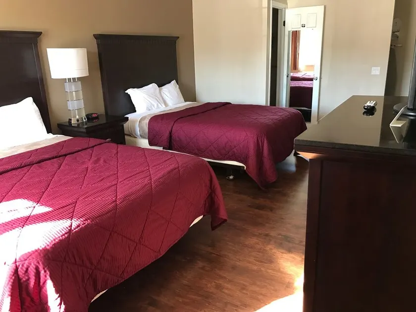 Rodeway Inn Redding - Image 1