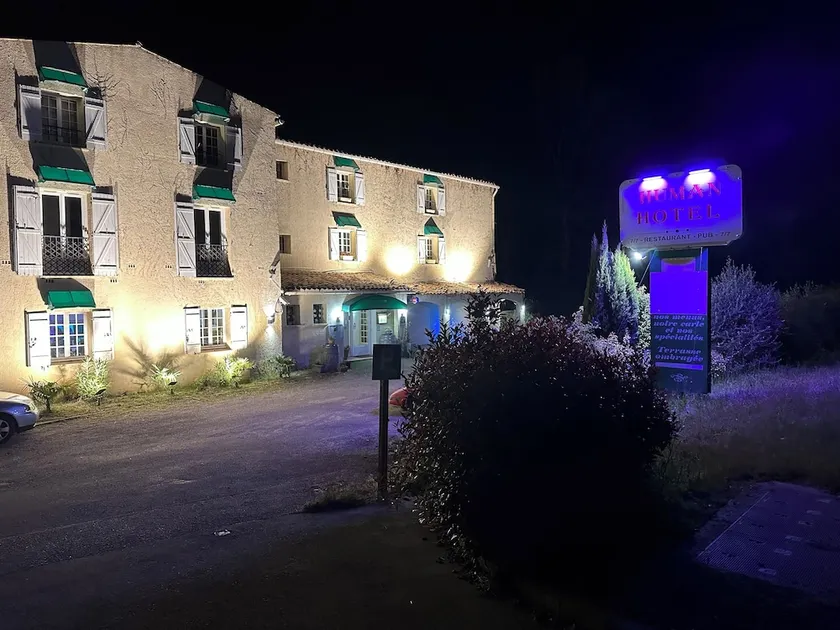 Human Hotel Résidence - Image 1