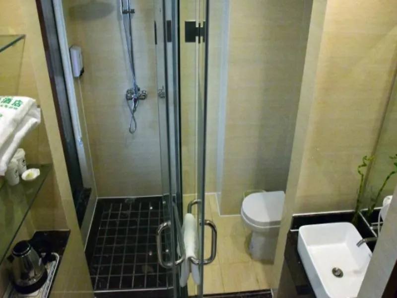 GreenTree Inn ShanDong JiNing WeiShan Lake National Wetland Park Business Hotel - Image 1