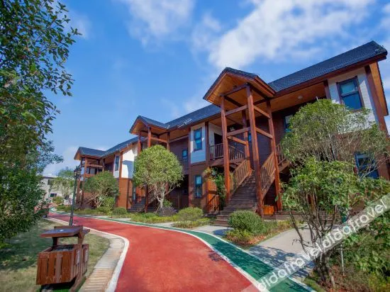 Bailu Lake International Resort Wutong Hotel - Image 1