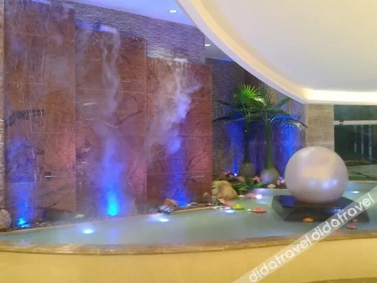 Baofeng Hot Springs Hotel - Image 1