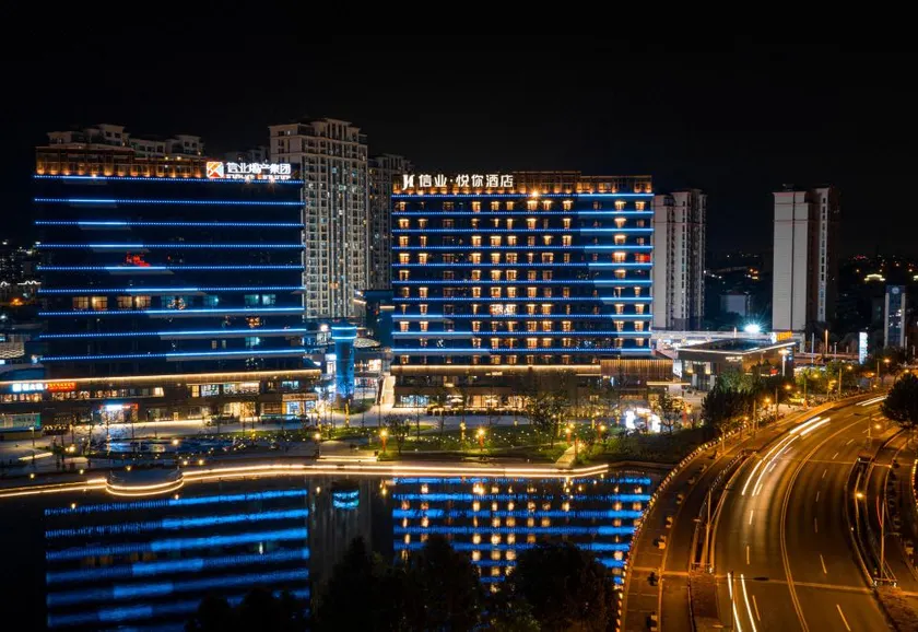 Shanghai Yunny Hotel - Image 1