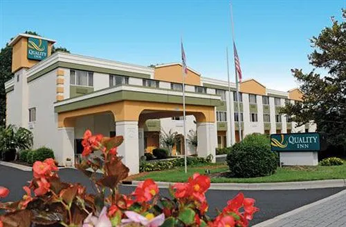 Quality Inn Huntersville Near Lake Norman - Image 1