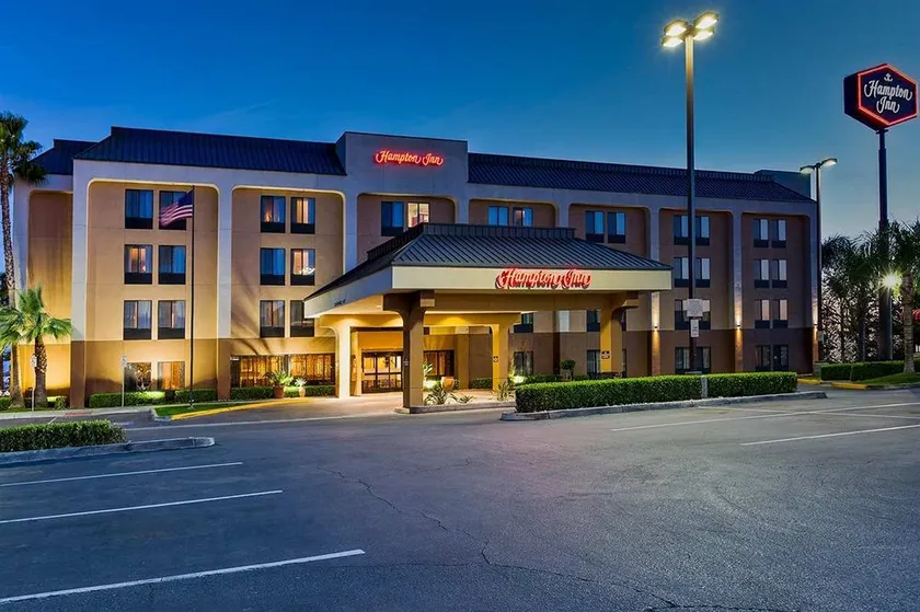 Spark by Hilton Bakersfield Central - Image 1