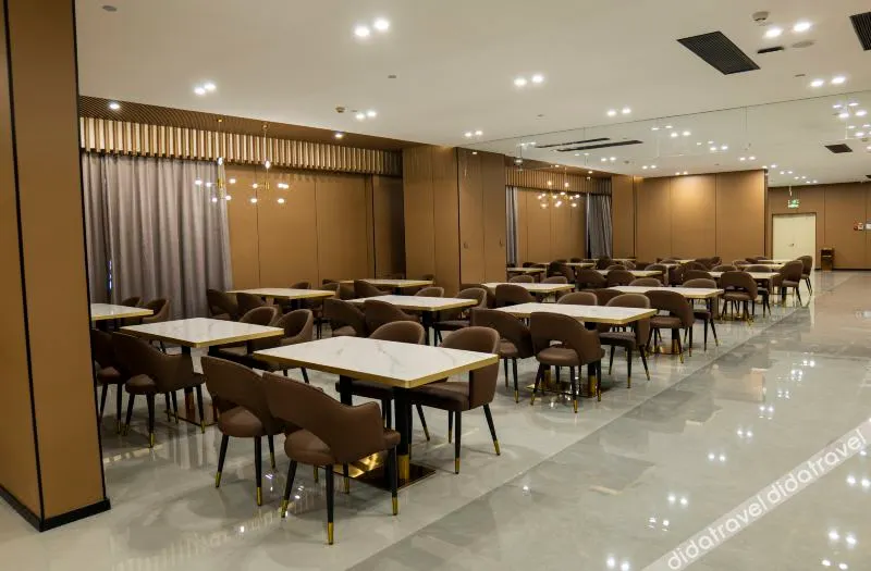 Yongning Xintiandi Holiday Hotel - Image 1
