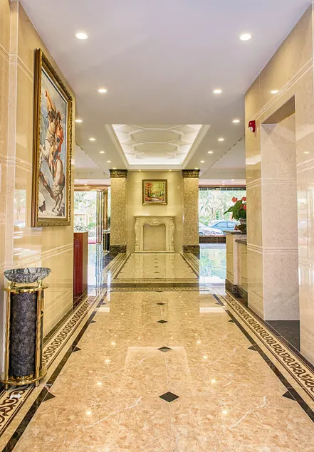 NanFeng Hotel - Image 1