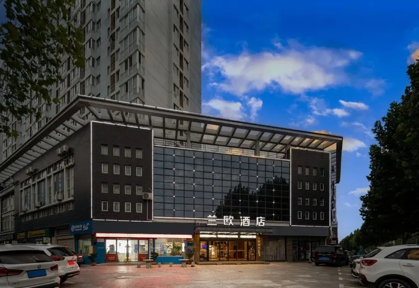 Lan Ou Hotel (Xinyi Railway Station) - Image 1