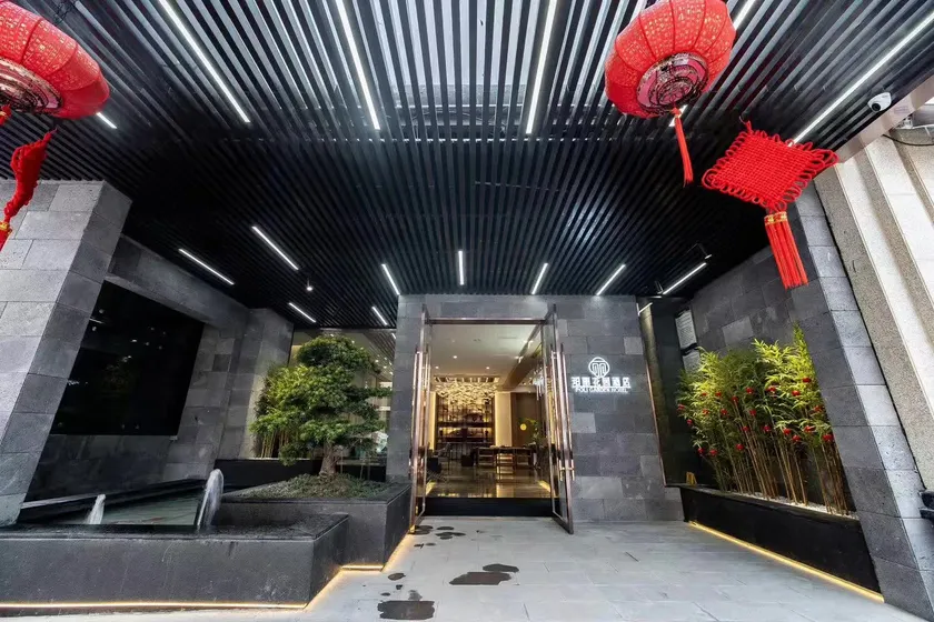 Poli Garden Hotel - Image 1