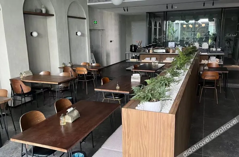 Tiwoli Terrace Hotel (University City Exhibition Center) - Image 1