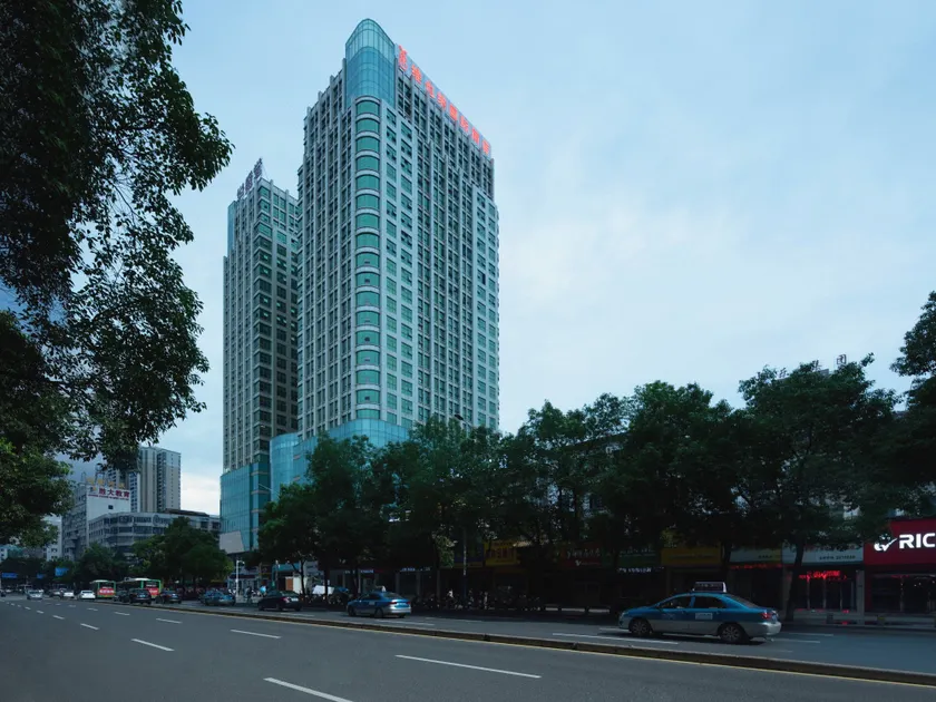 Vienna International Hotel (Huaihua City Center) - Image 1