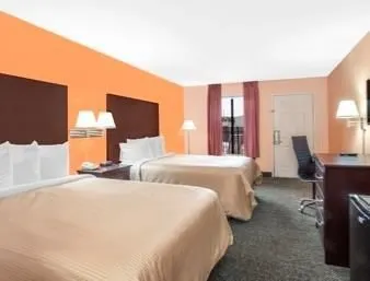 Days Inn by Wyndham Moulton - Image 1