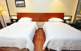 Sa Yeah Hotel - Image 1