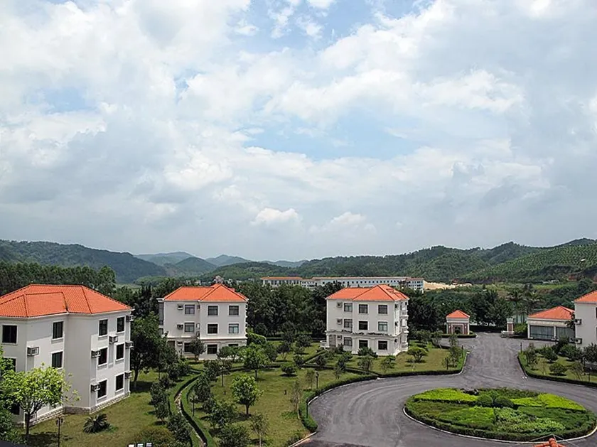 Yuefengyuan Hotel - Image 1